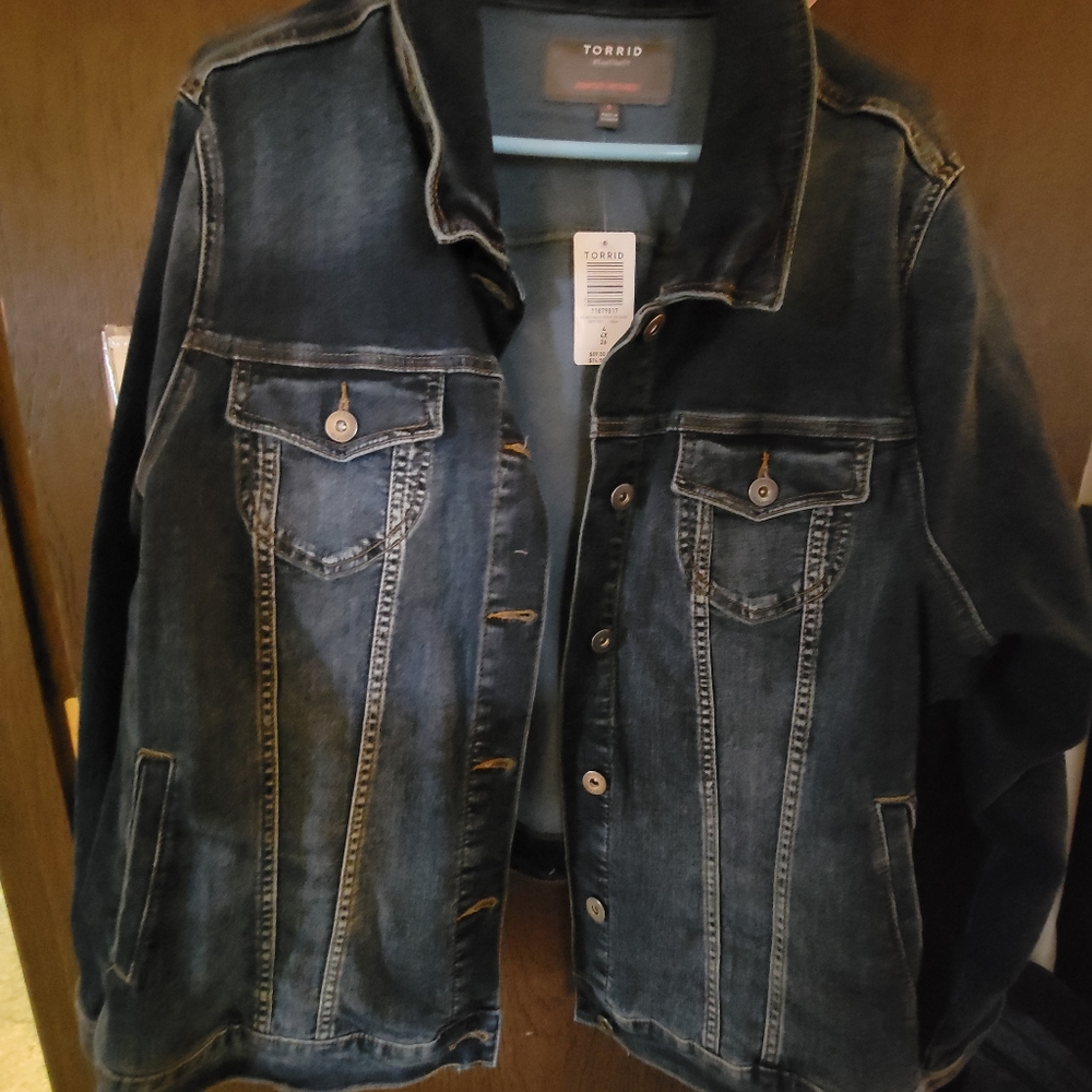 Brand New Torrid Denim jacket sz 4 (24/26)